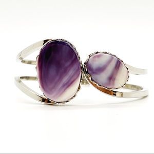 Hinged cuff bracelet
